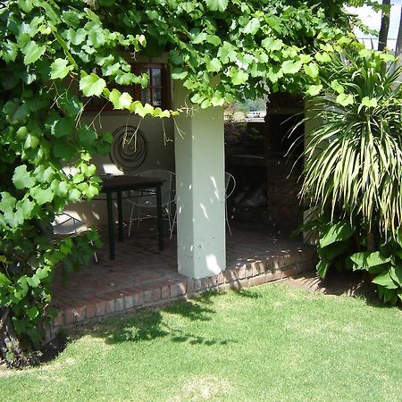 Ladybrand Guest House Exterior foto