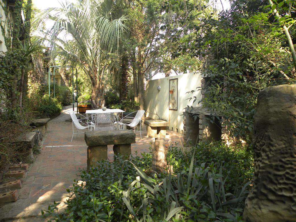 Ladybrand Guest House Exterior foto