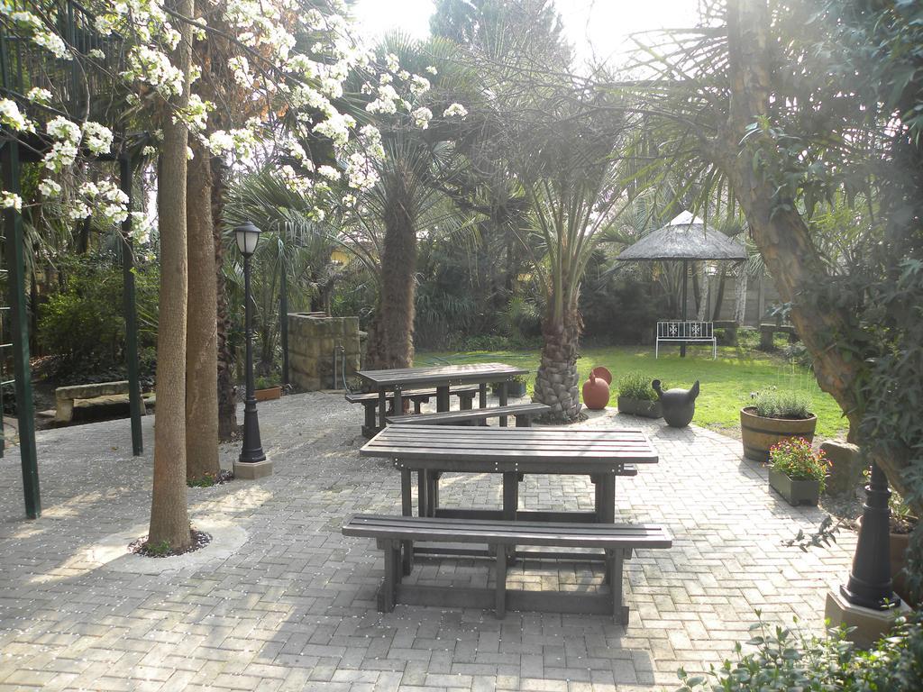 Ladybrand Guest House Exterior foto