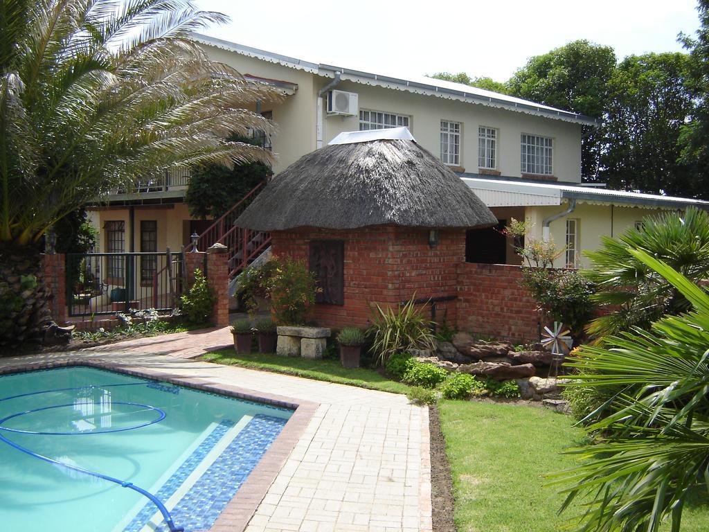 Ladybrand Guest House Exterior foto