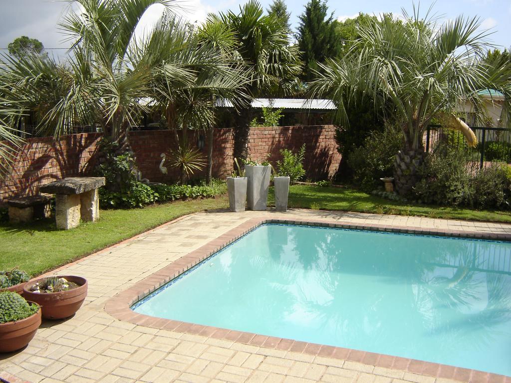 Ladybrand Guest House Exterior foto