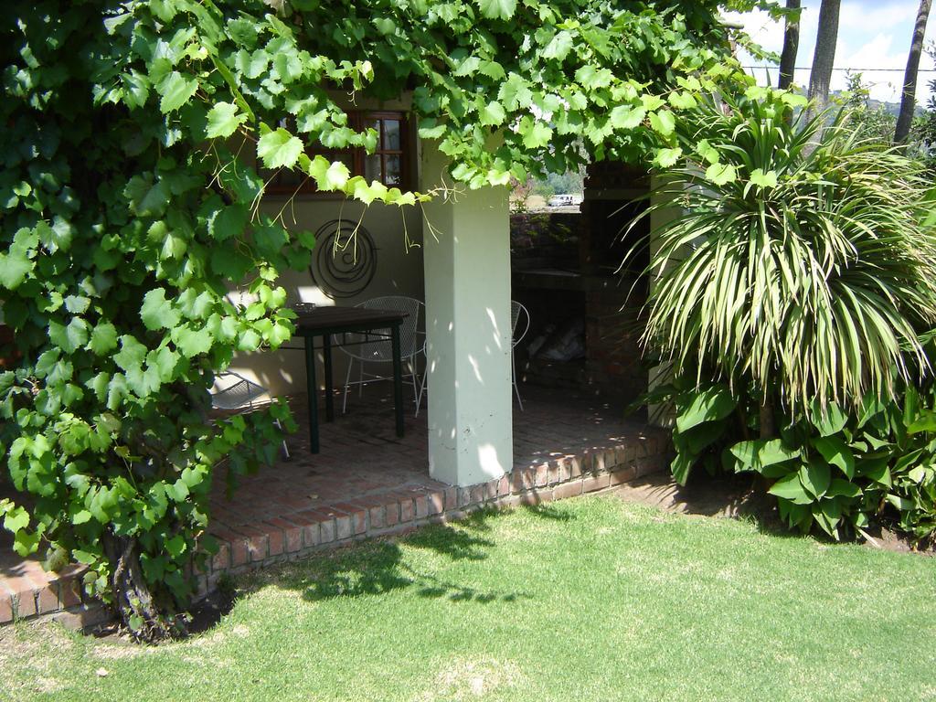 Ladybrand Guest House Exterior foto